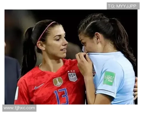 印度裔足球明星在女足赛场上的精彩瞬间与风采展示